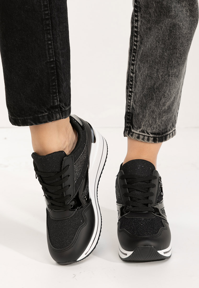 Cникърси на платформа Reinia черни