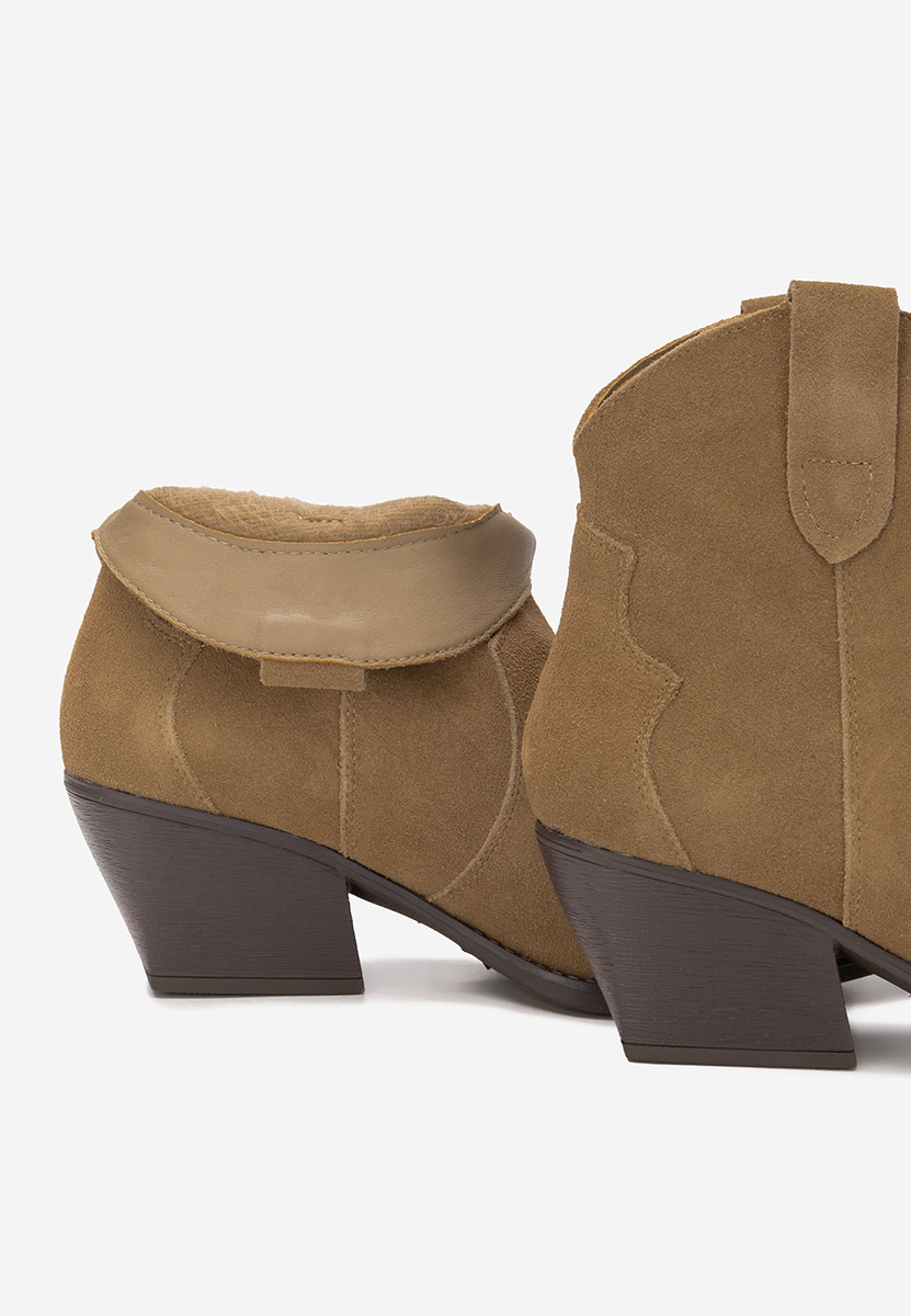 Заострени Glavira каки