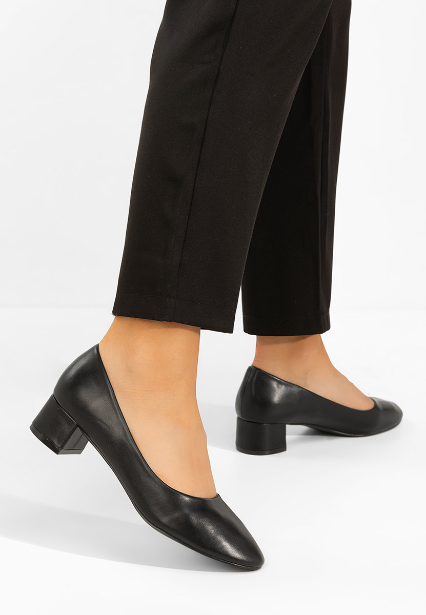 Oбувки на нисък ток Carmira черни Oбувки на нисък ток Carmira черни