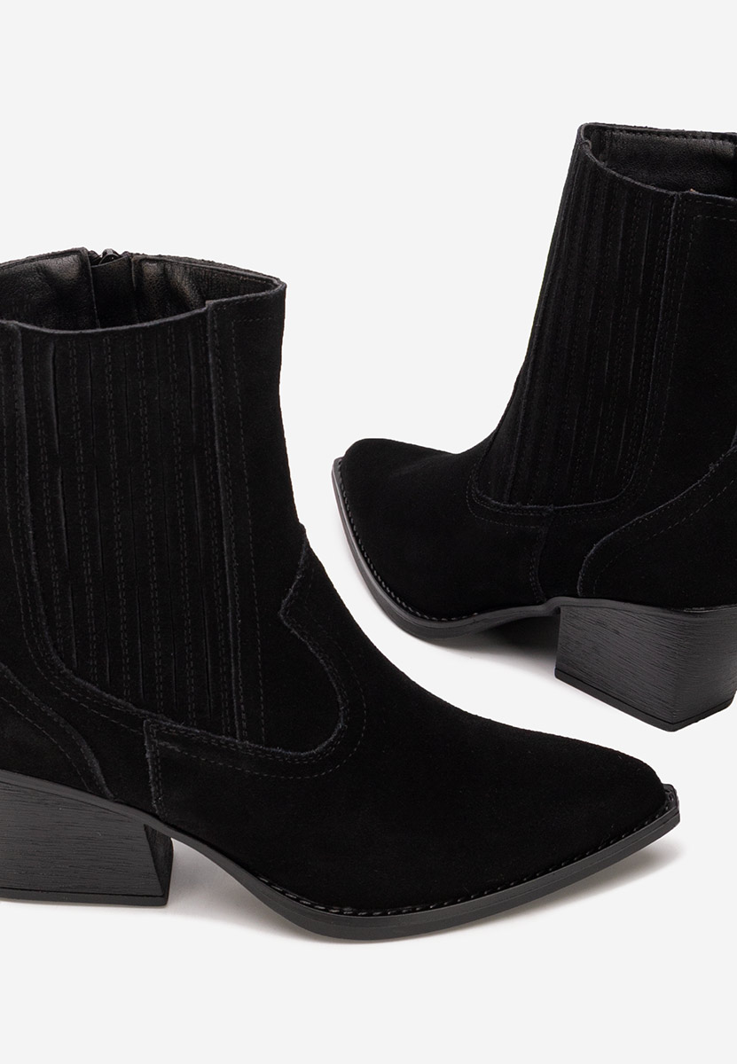 Заострени Camela черен