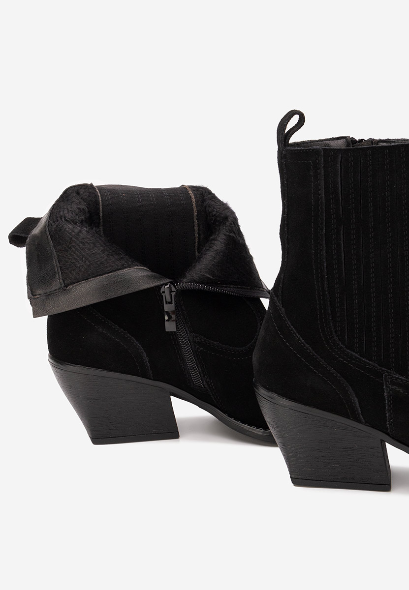 Заострени Camela черен