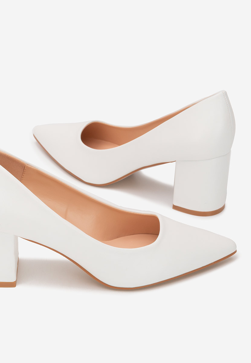 Oбувки с дебел ток Brivara бели