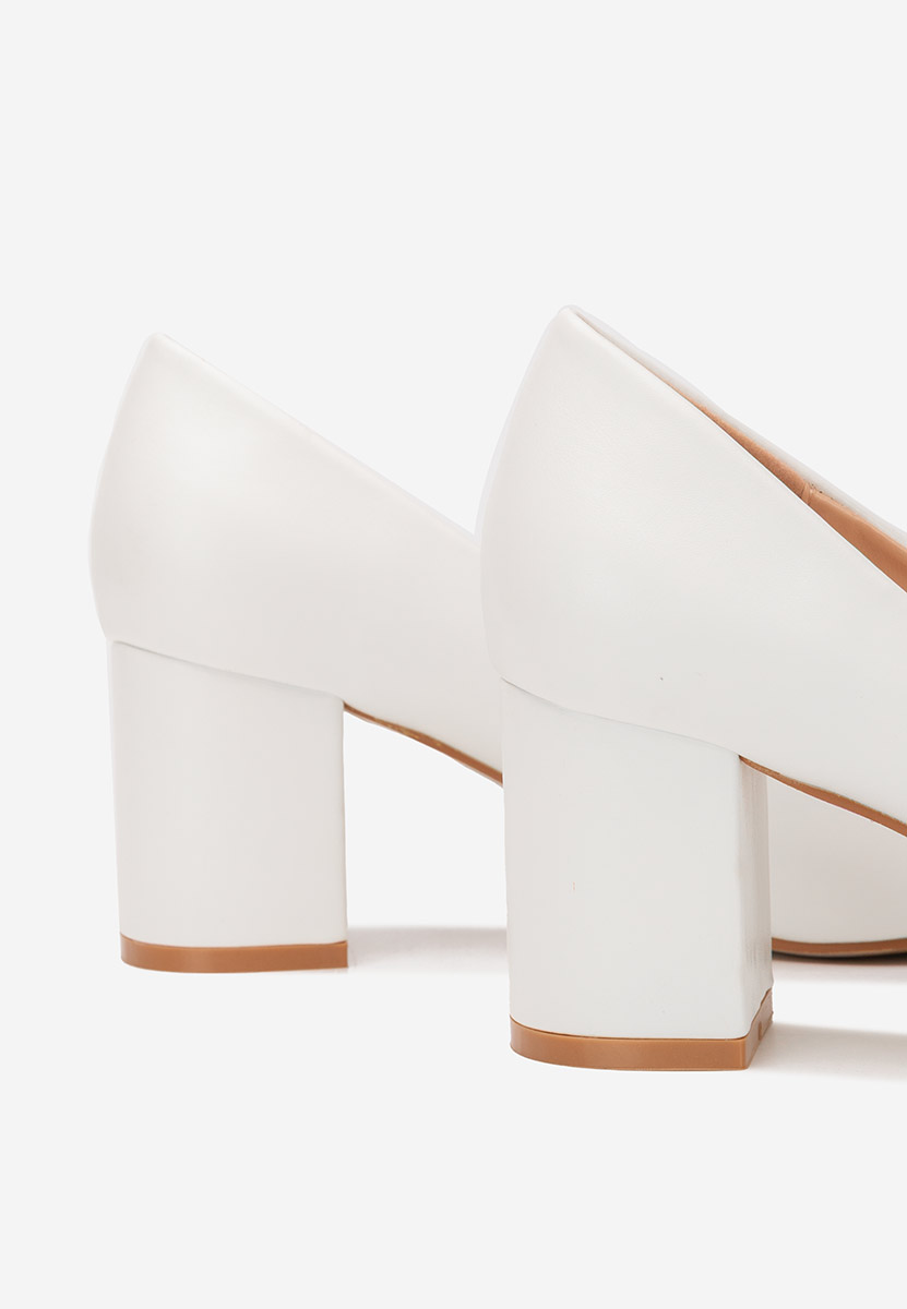 Oбувки с дебел ток Brivara бели