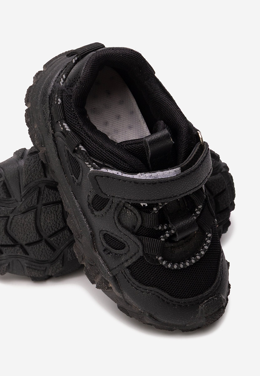 Момчета сникърси Betano черни