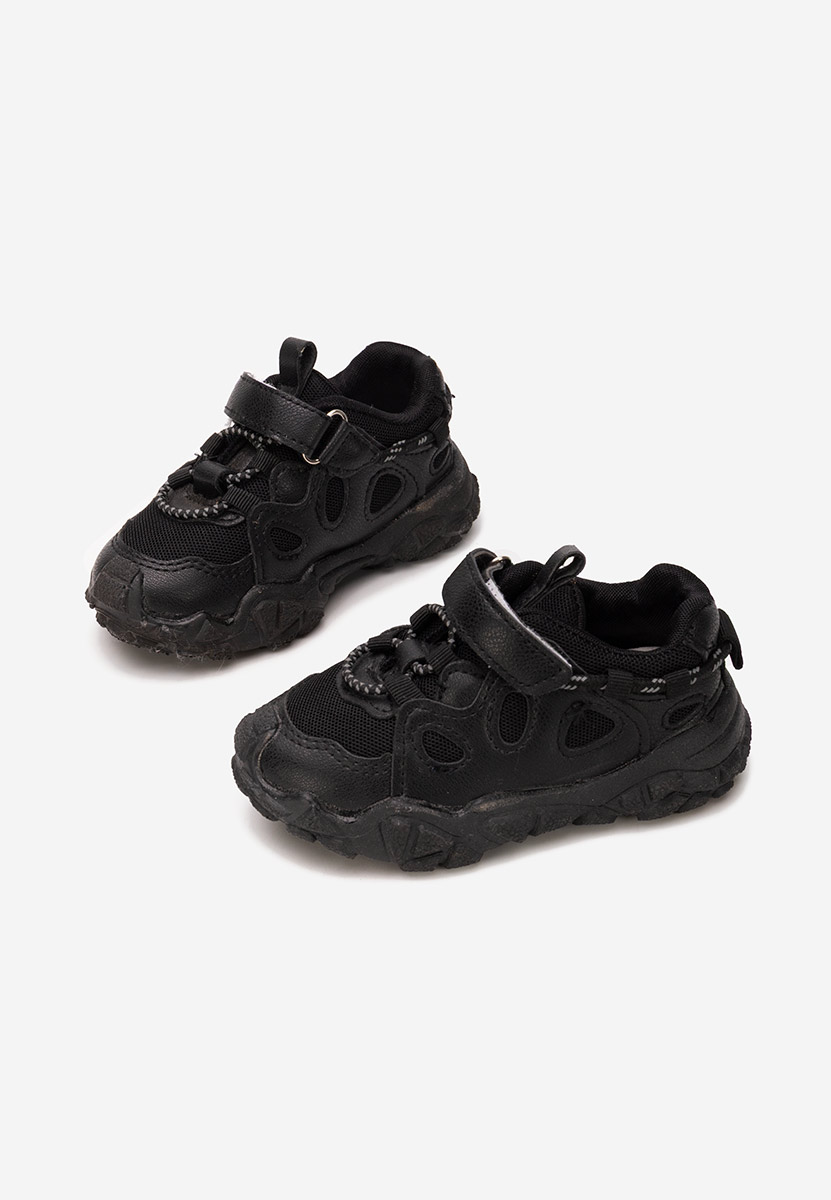 Момчета сникърси Betano черни