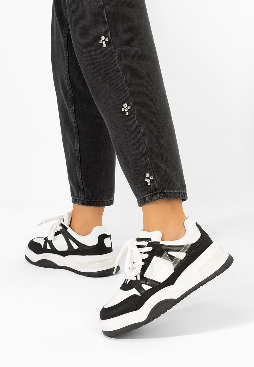 Cникърси на платформа Taniela черни