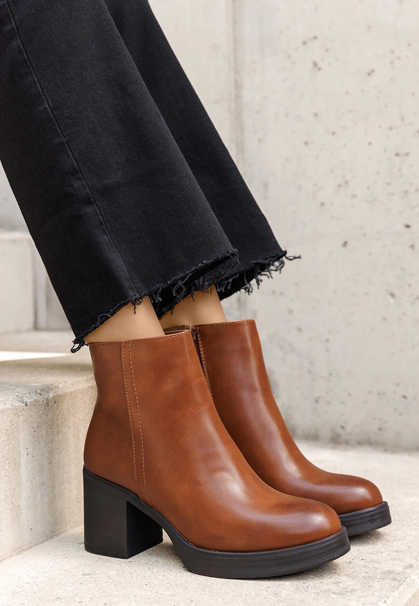 Боти на дебел ток Denisia камел