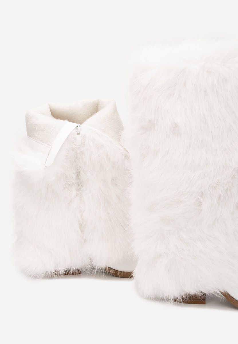 Зимни дамски ботуши Olivine бели