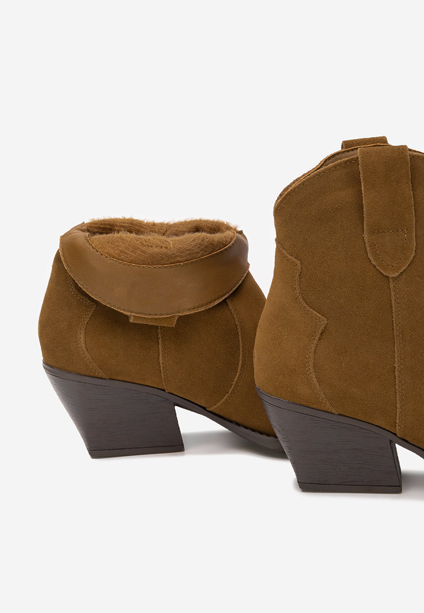 Заострени Glavira камел