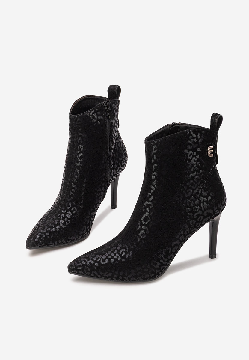 Боти на висок ток Vanessia черен