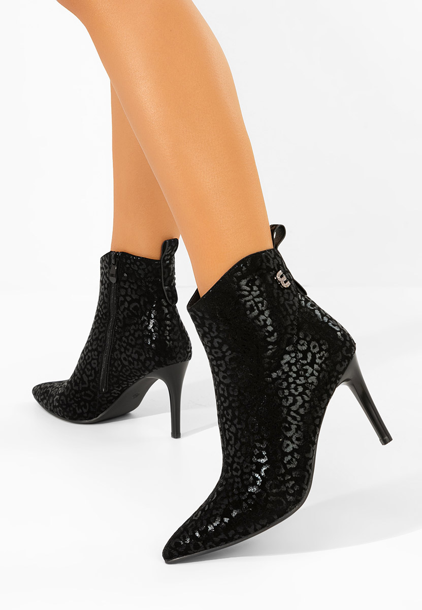 Боти на висок ток Vanessia черен