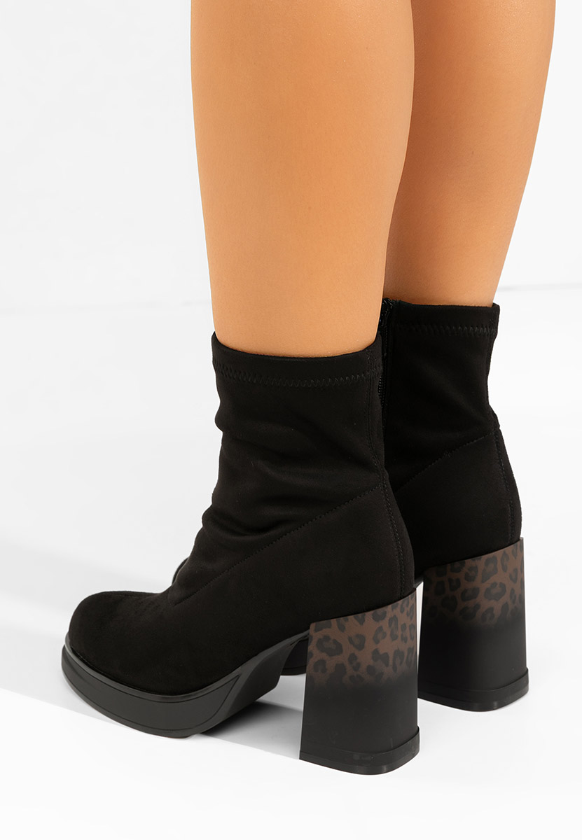 Боти на дебел ток Astonia V3 черен