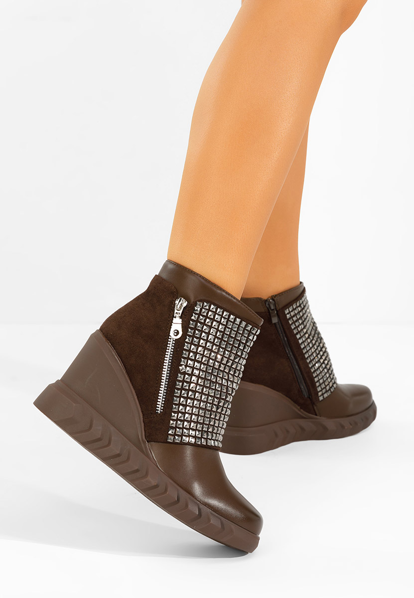 Боти на платформа Ismelora кафяв
