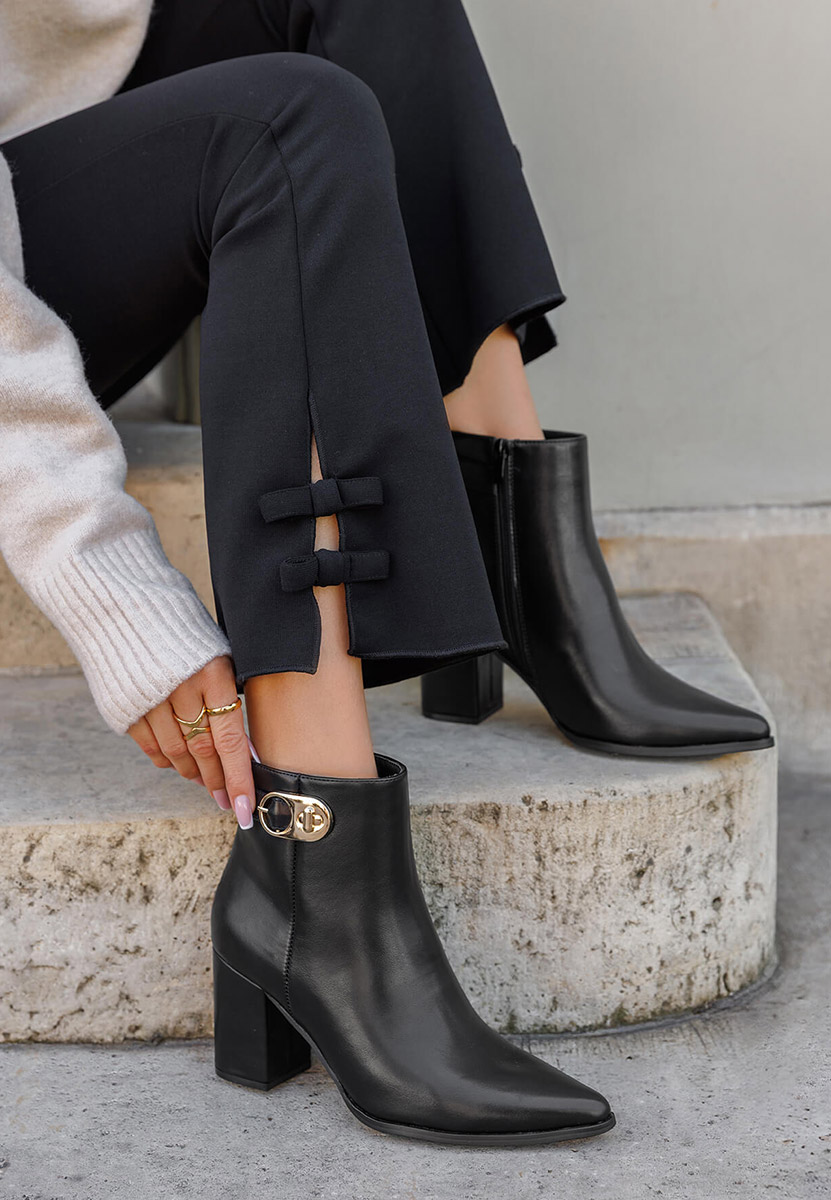 Боти на дебел ток Rovina черен