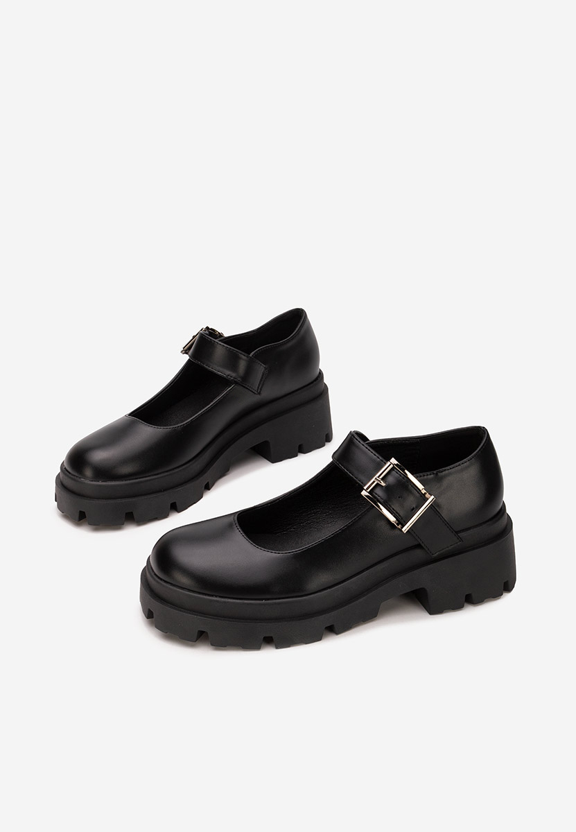 Обувки на платформа Masovia черни