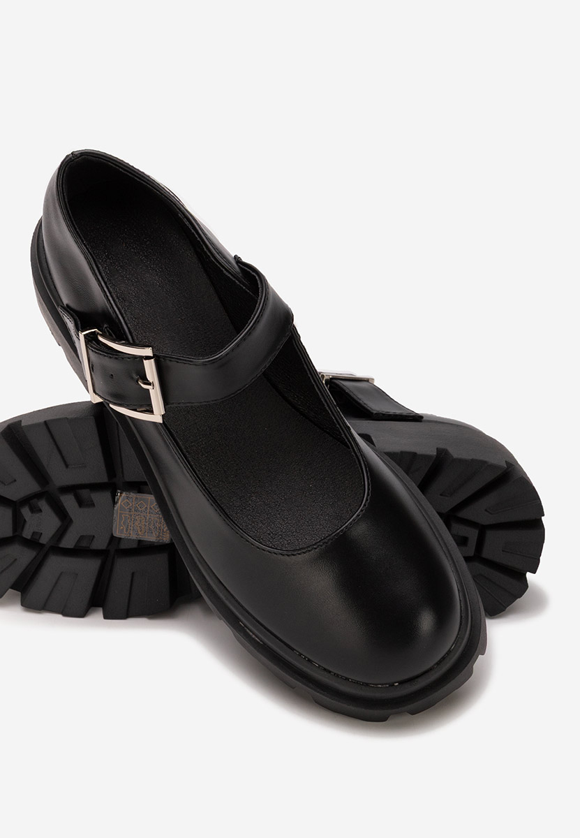 Обувки на платформа Masovia черни