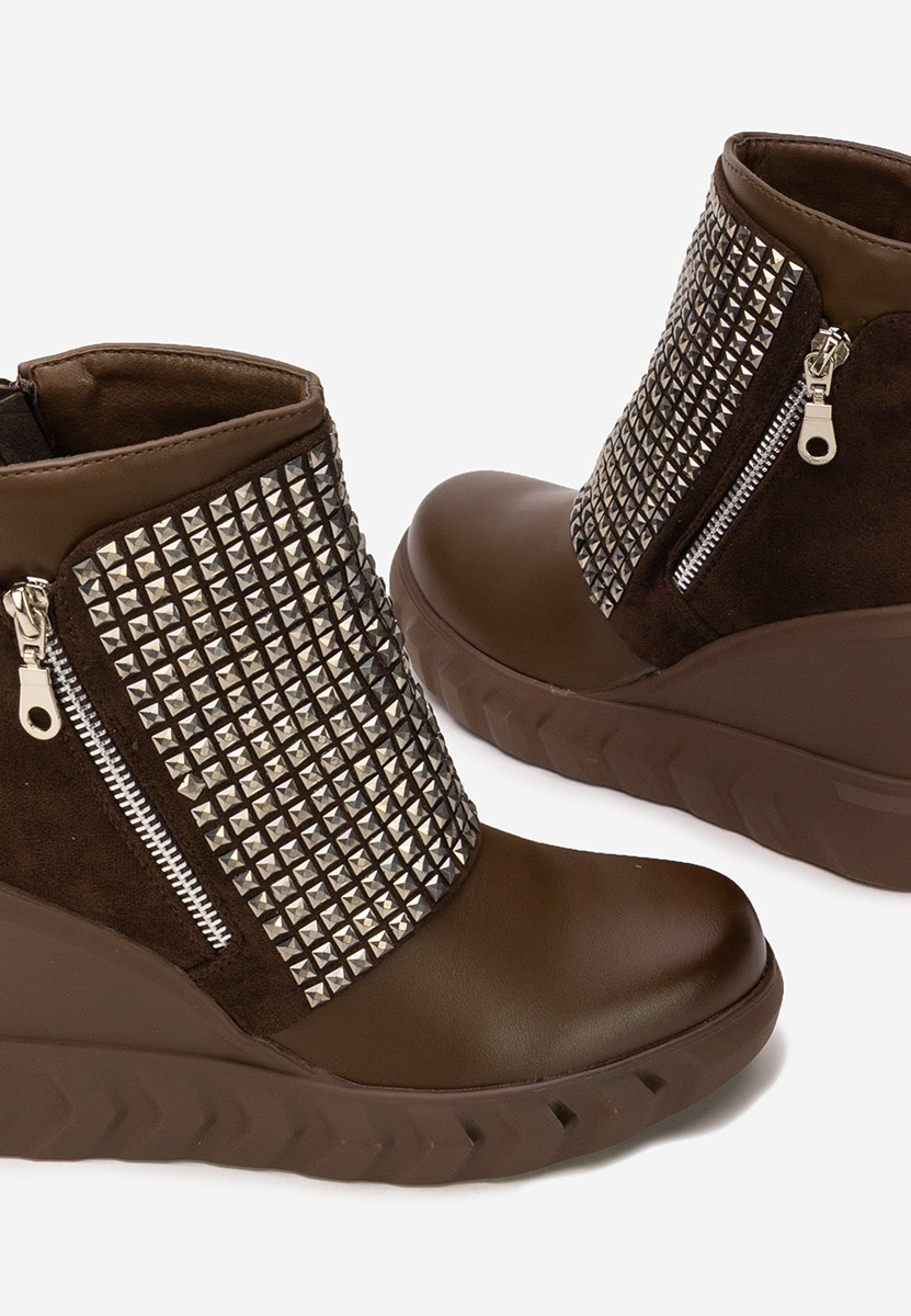 Боти на платформа Ismelora кафяв