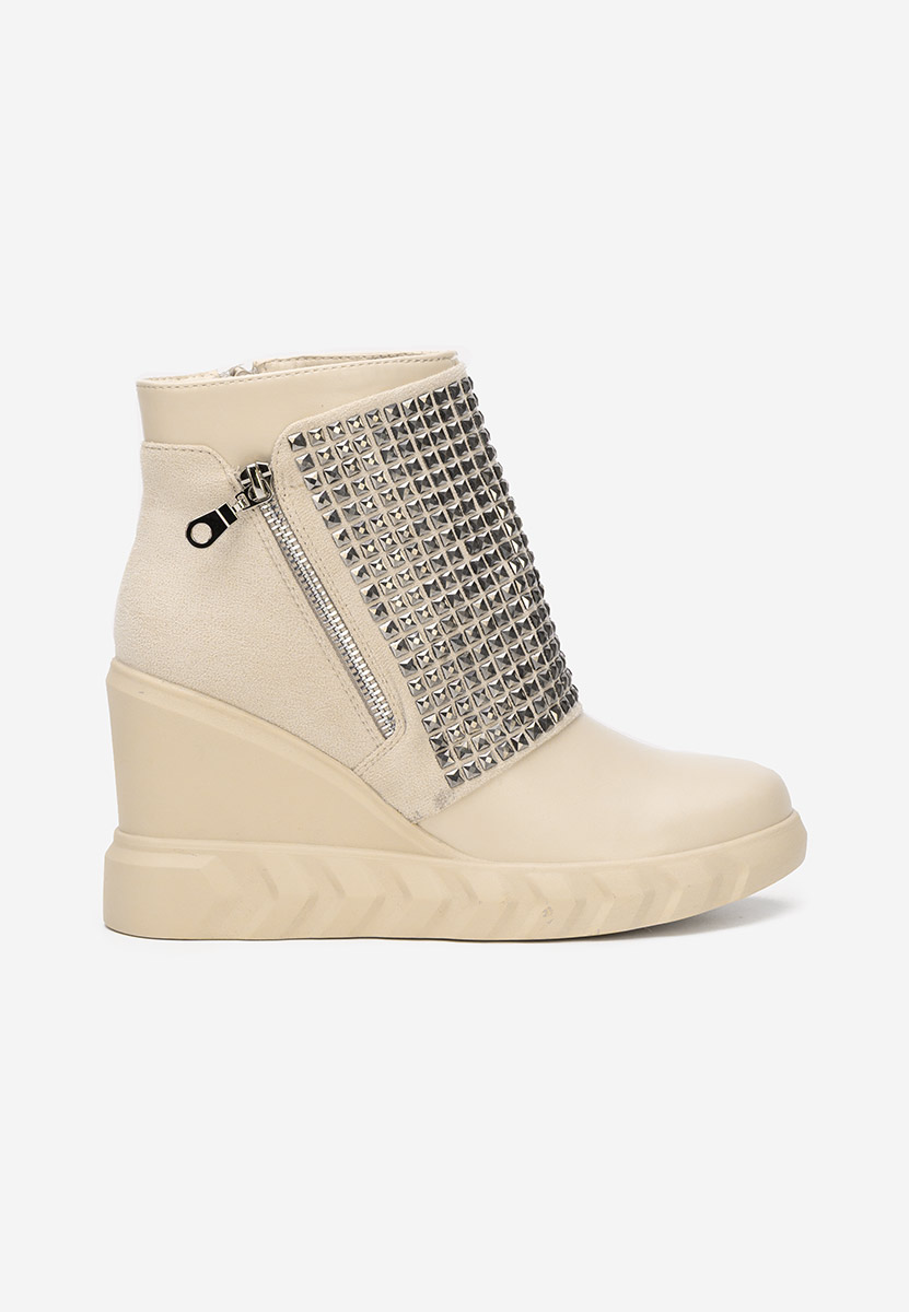 Боти на платформа Ismelora бежов