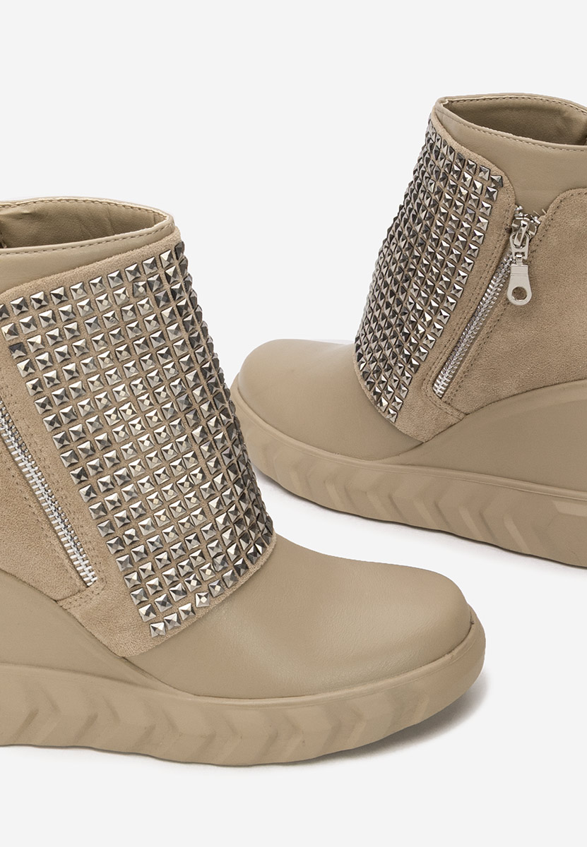 Боти на платформа Ismelora каки