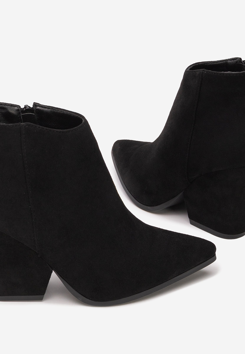 Заострени Versalia черен