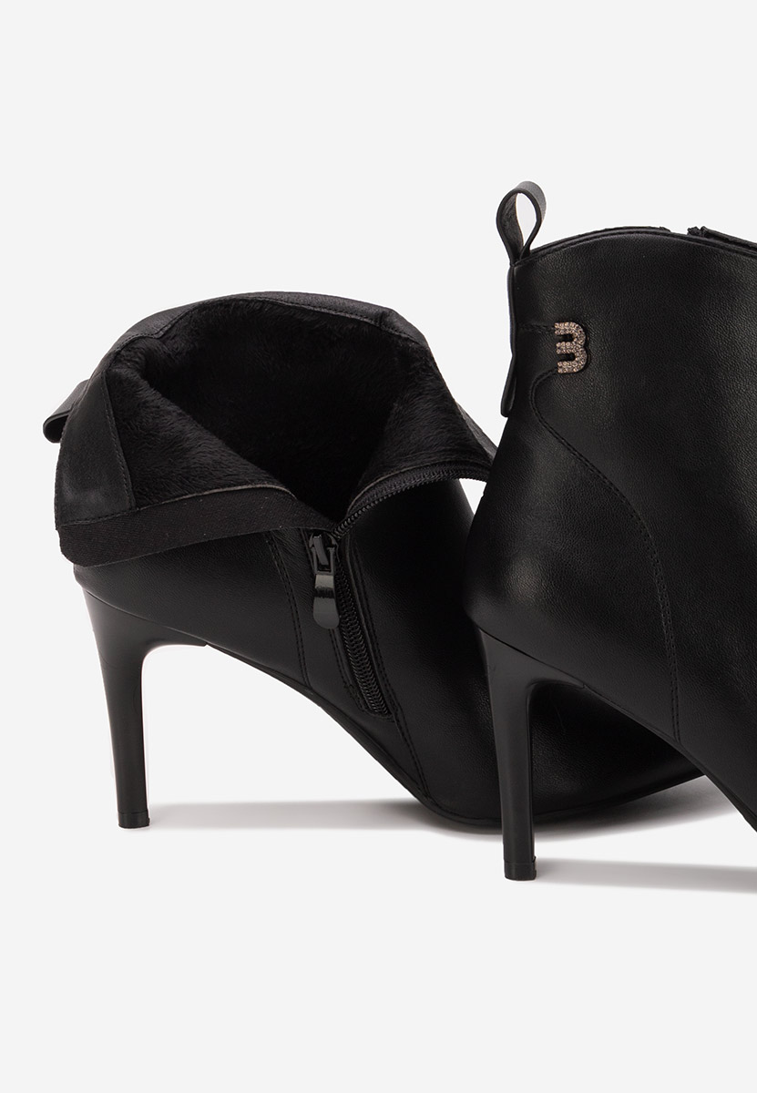 Боти на висок ток Vanessia V2 черен