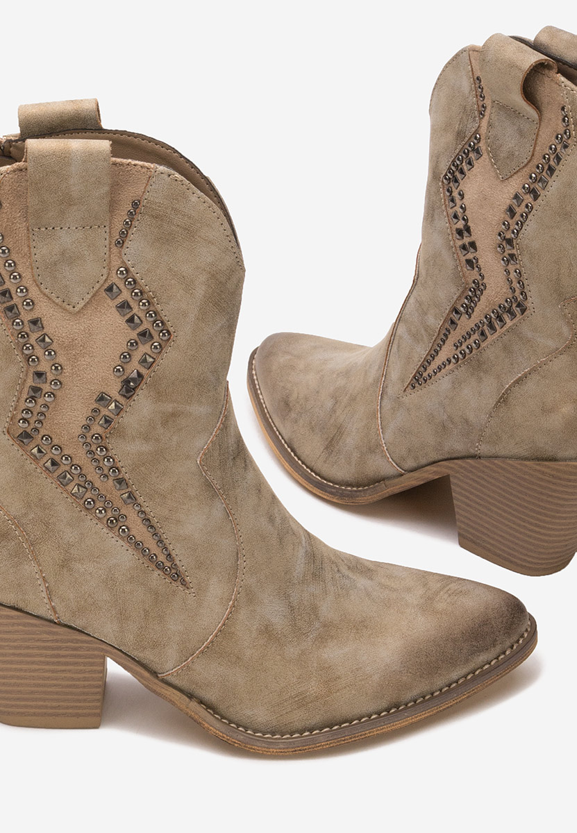 Заострени Helaira каки