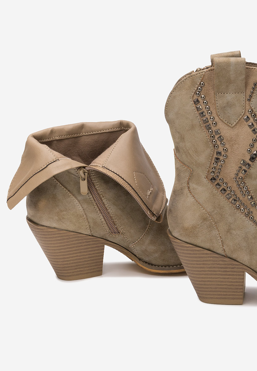 Заострени Helaira каки