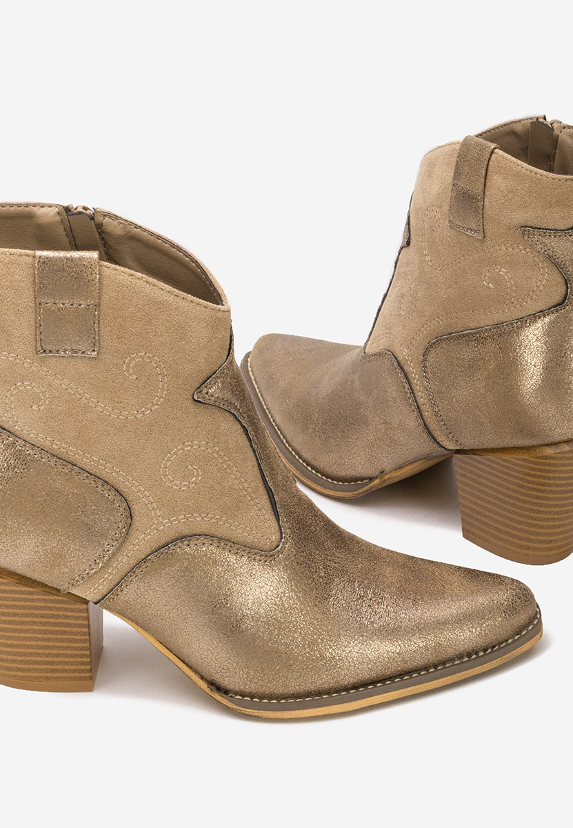 Заострени Sevoria каки