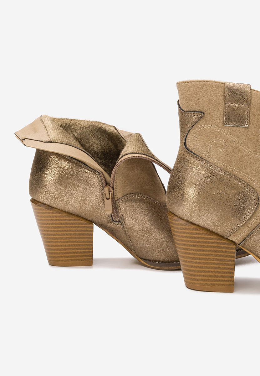 Заострени Sevoria каки