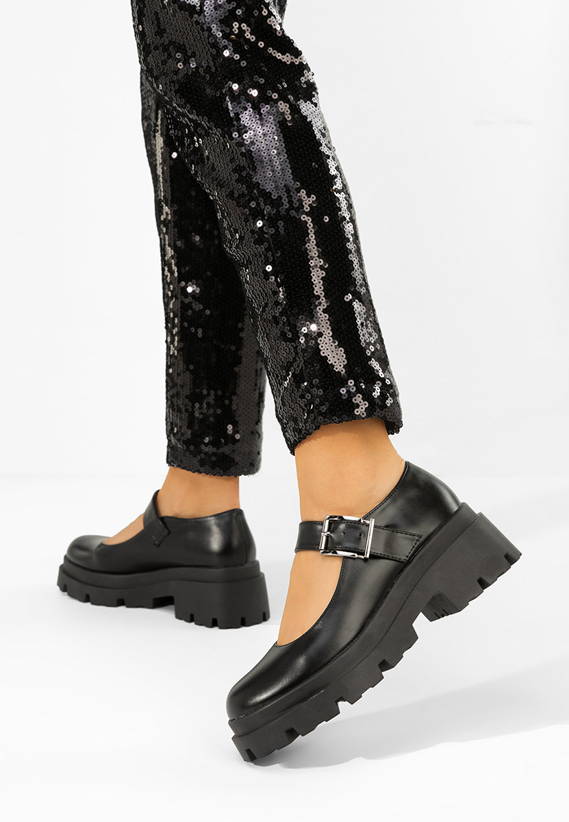 Обувки на платформа Masovia черни