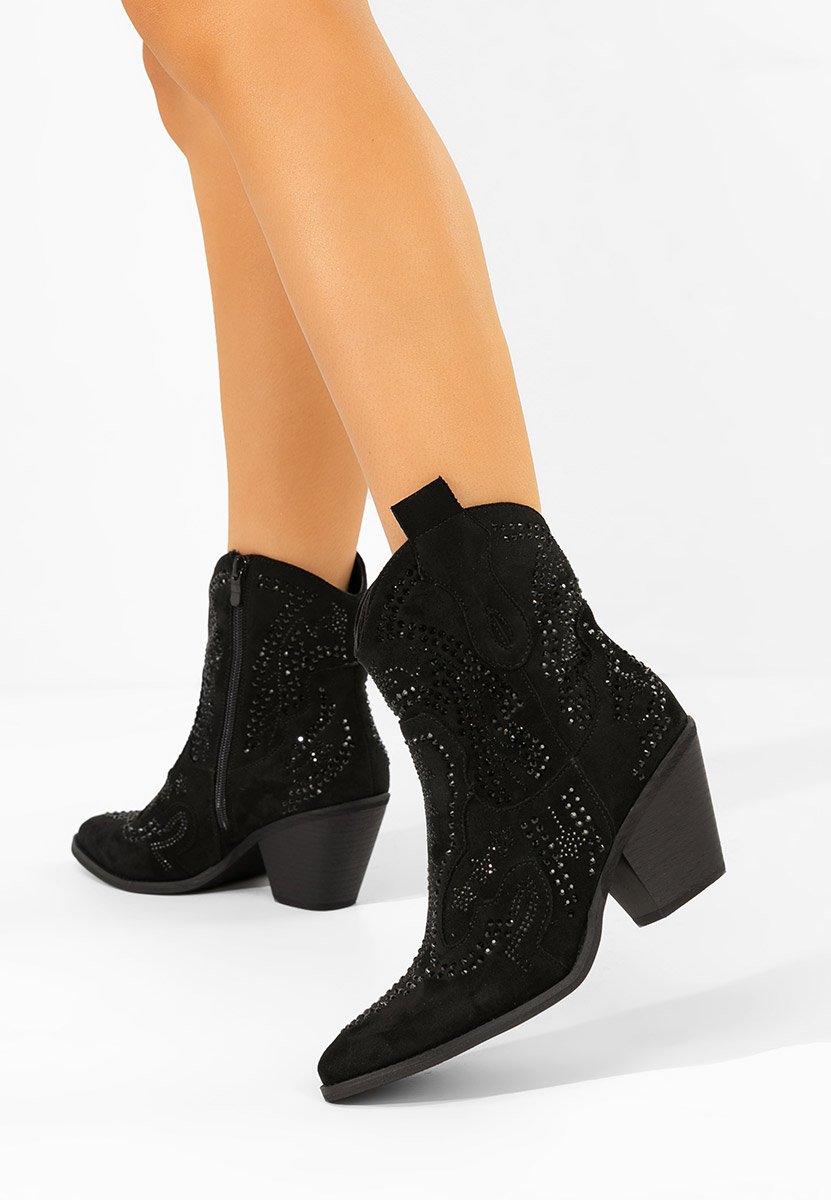 Заострени Amelira черен