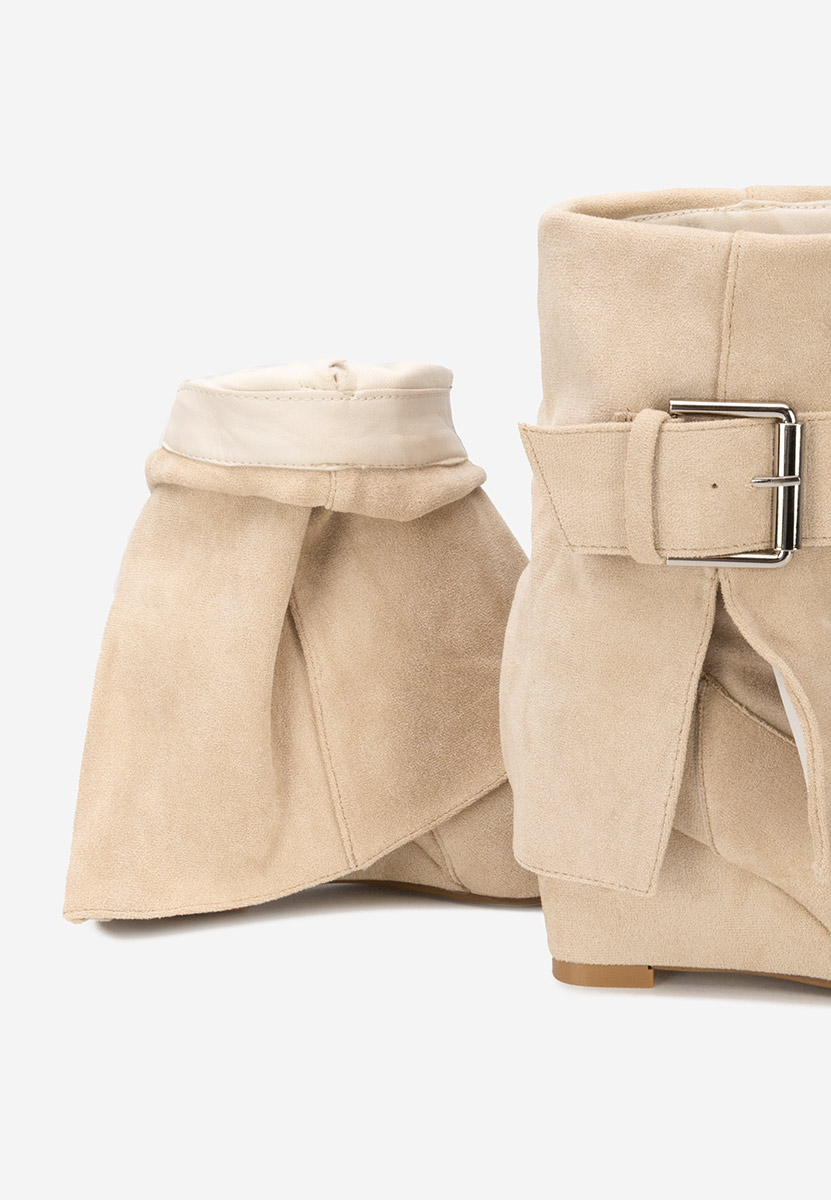 Боти с Платформа Irinea бежов