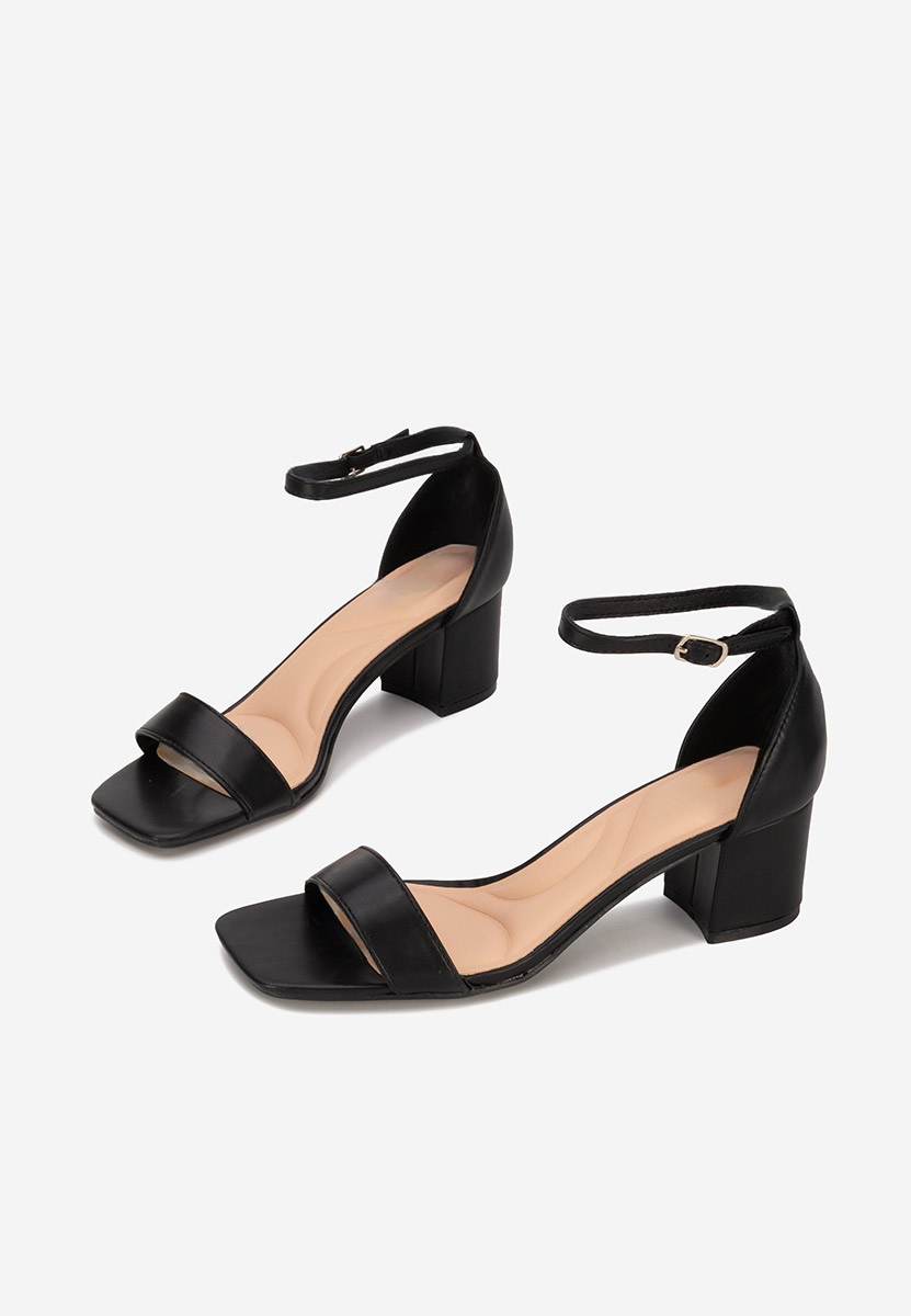 Сандали на ток Karyssa V2 черен