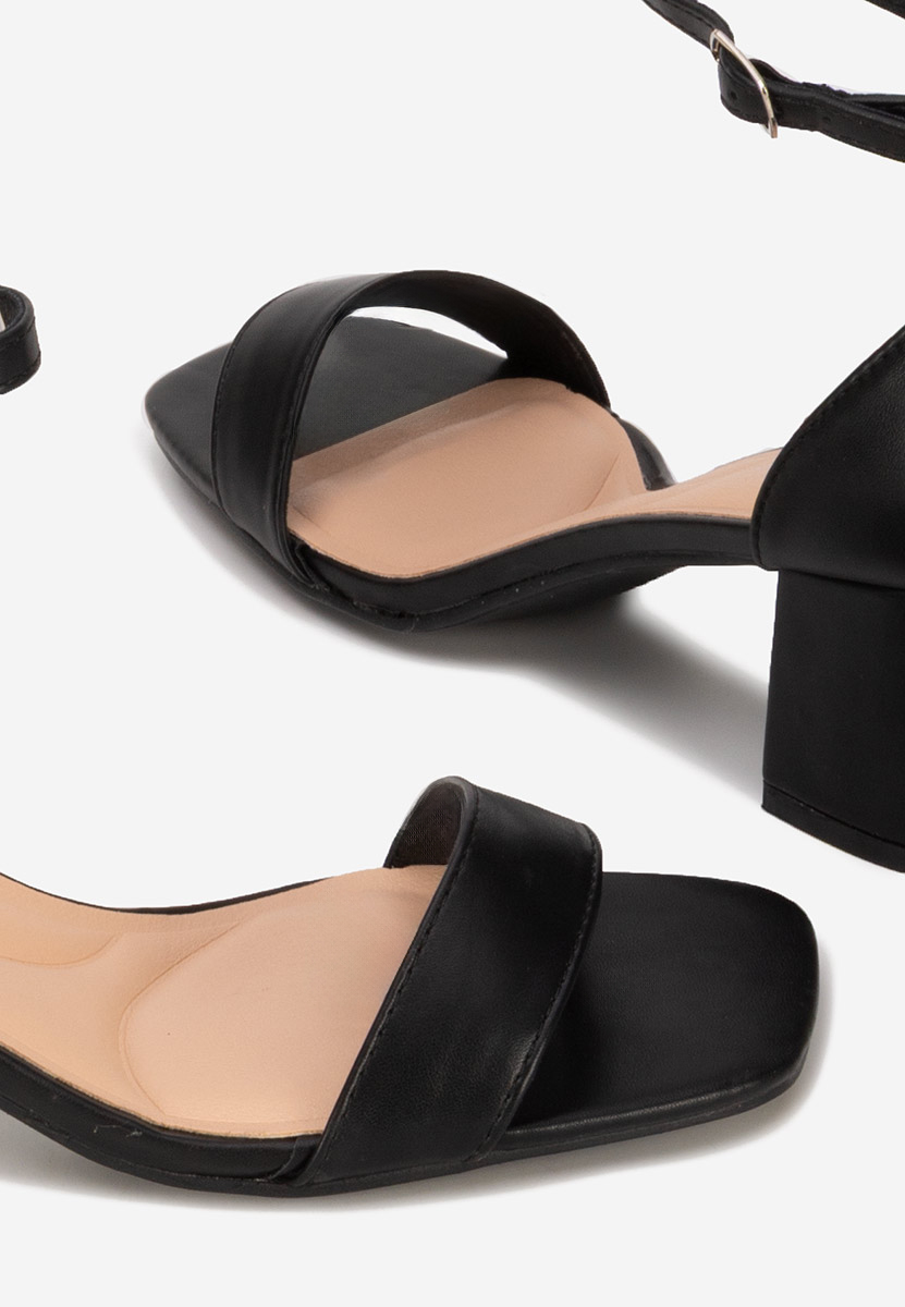 Сандали на ток Karyssa V2 черен