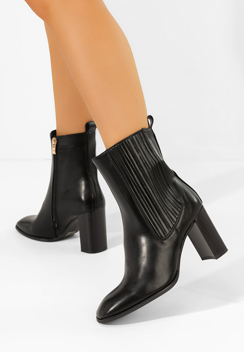 Боти на дебел ток Kalisa черен