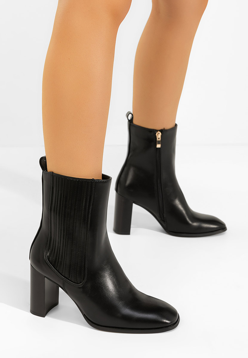 Боти на дебел ток Kalisa черен