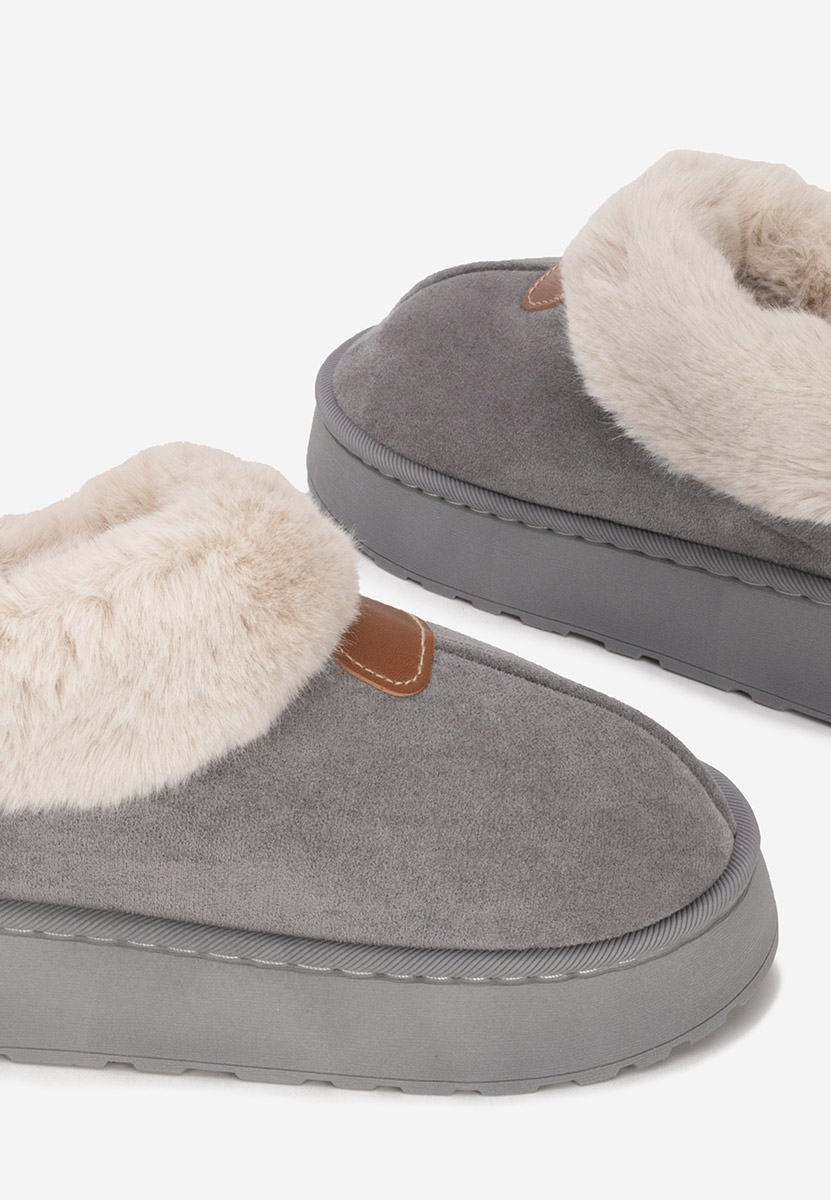 Обувки на платформа Elarva сив