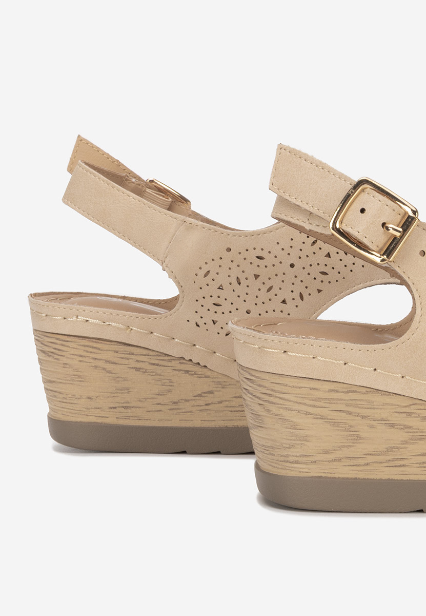 Сандали на платформа Vernia бежов