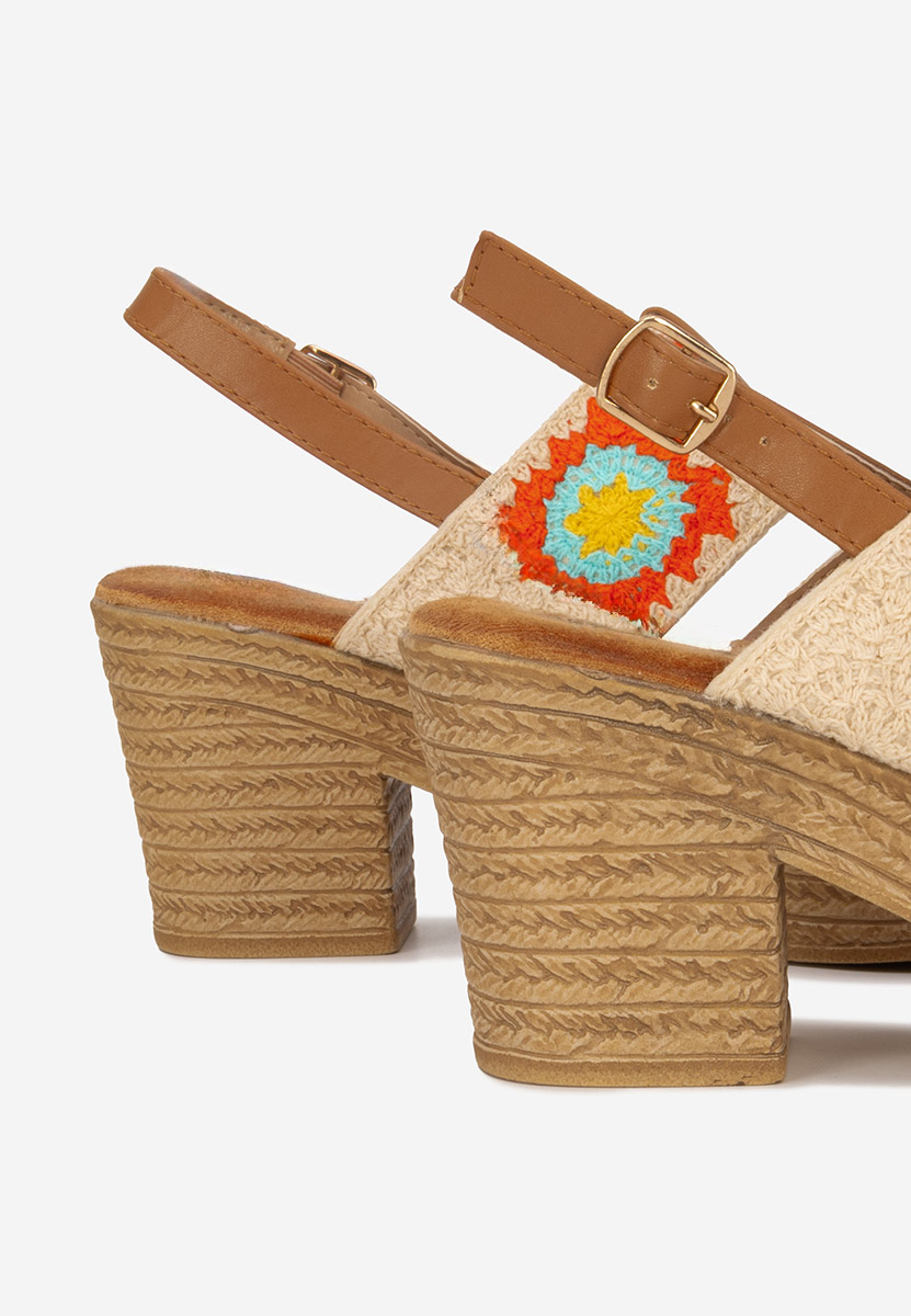 Сандали на ток Zeina V3 бежов