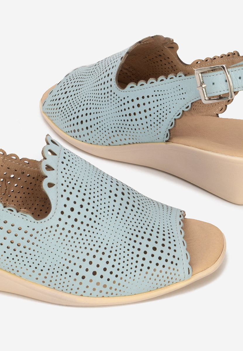 Cандали естествена кожа Claudia светло син