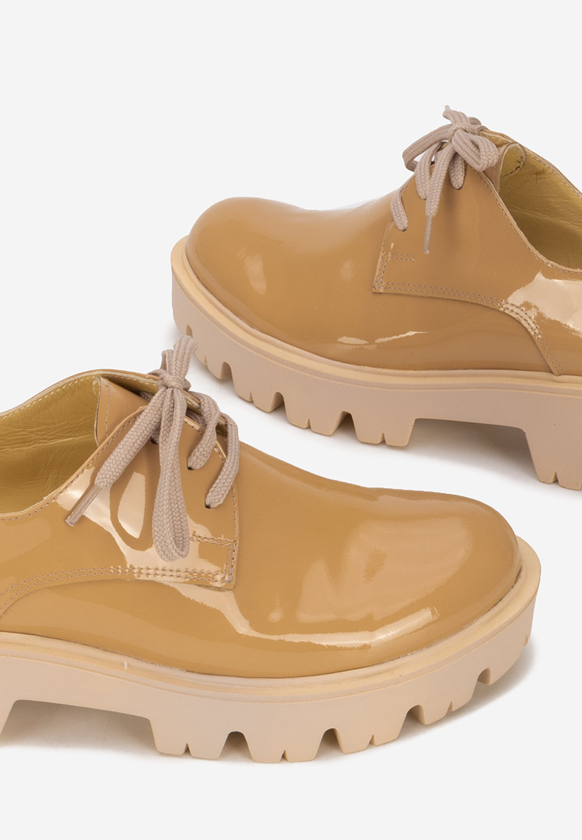 Ежедневни обувки камел Iruela