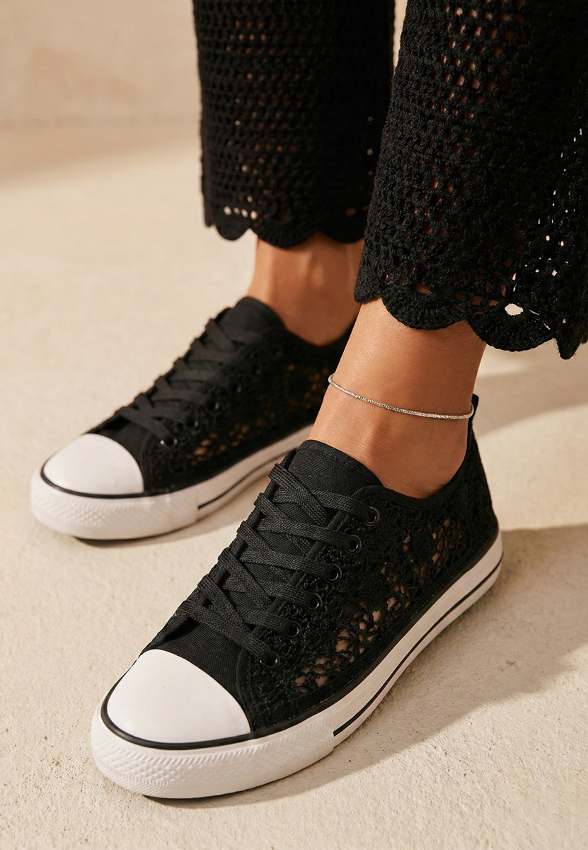 Дамски кецове Genevive черни