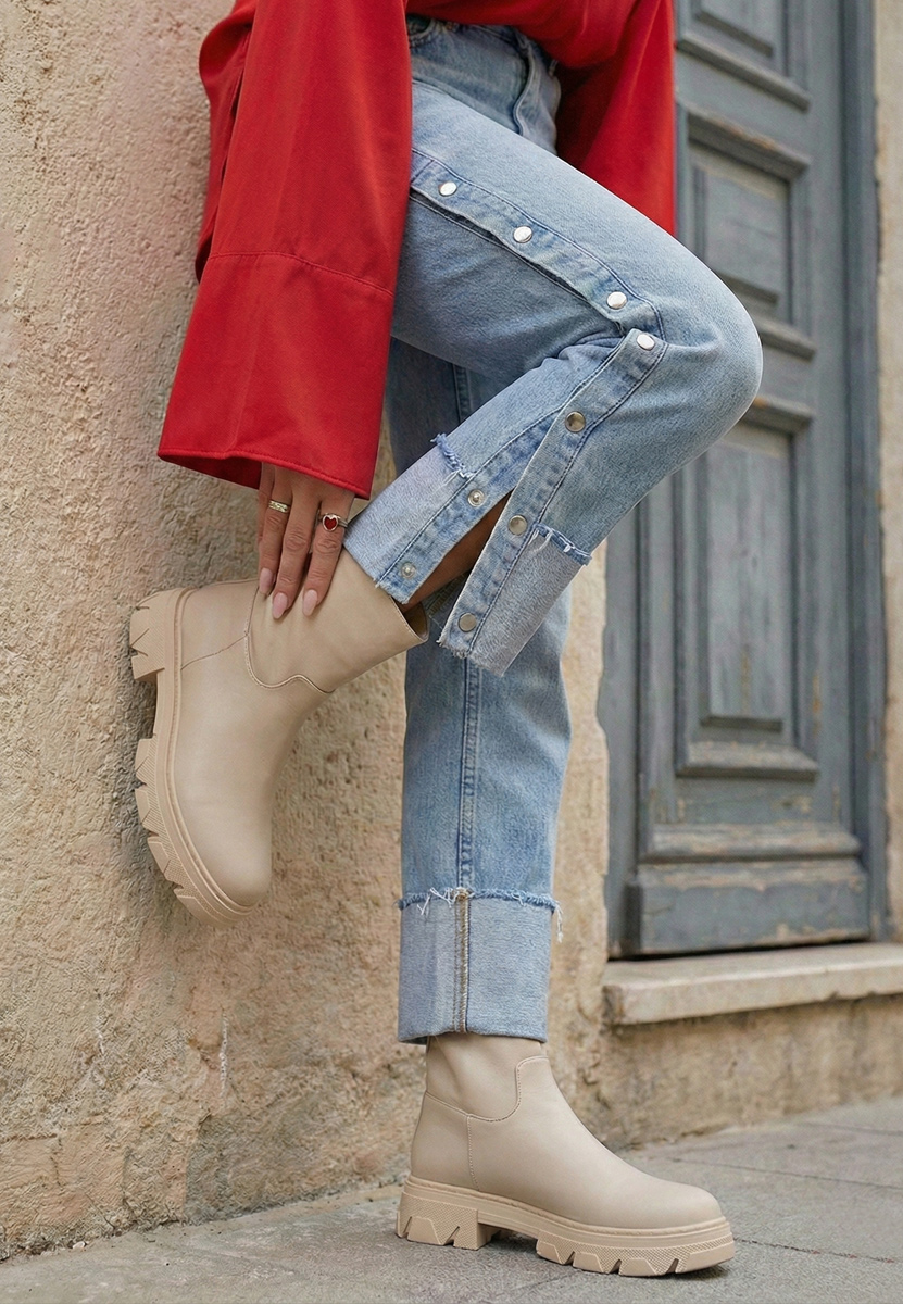 Дамски боти Aniya V2 бежов