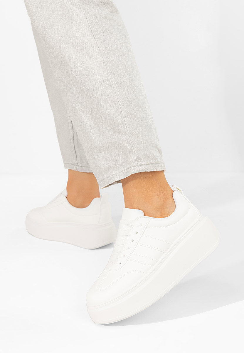 Cникърси на платформа Semana бели