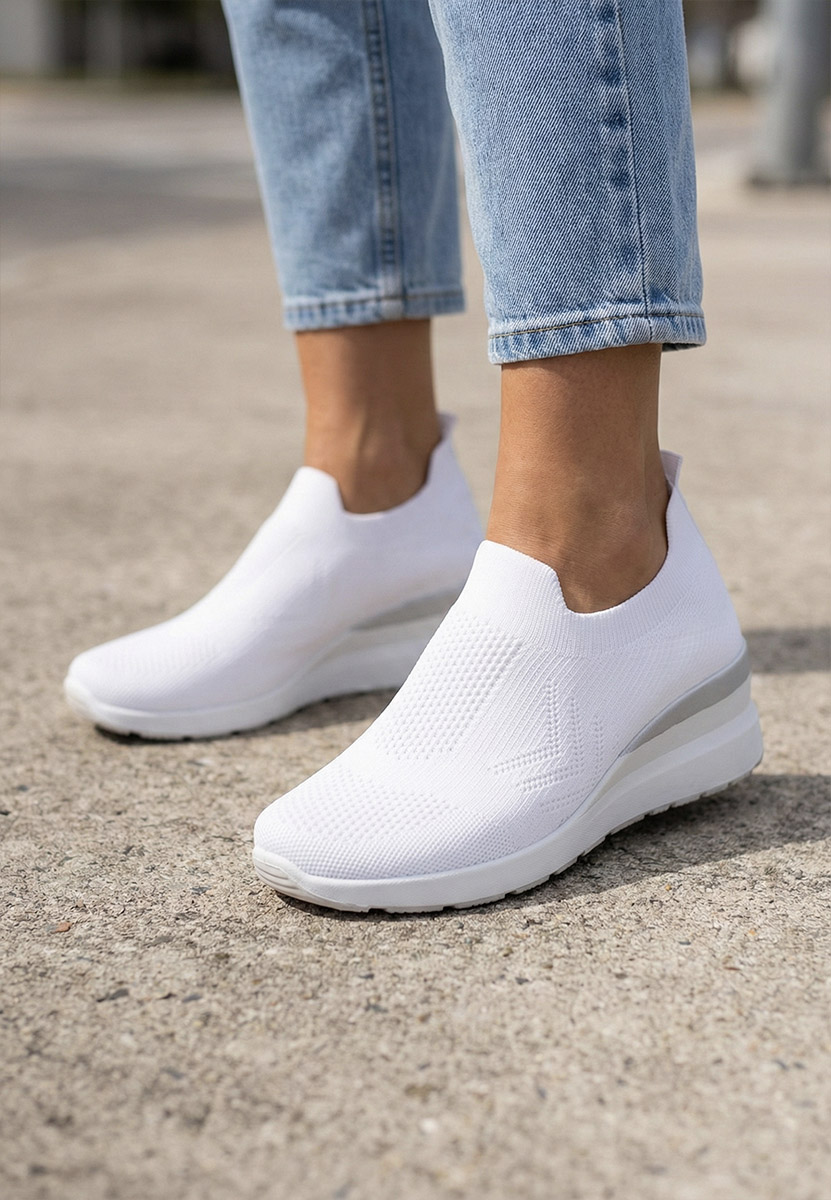 Cникърси на платформа бели Boka