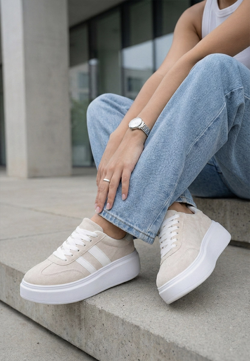 Cникърси на платформа Semana бежов