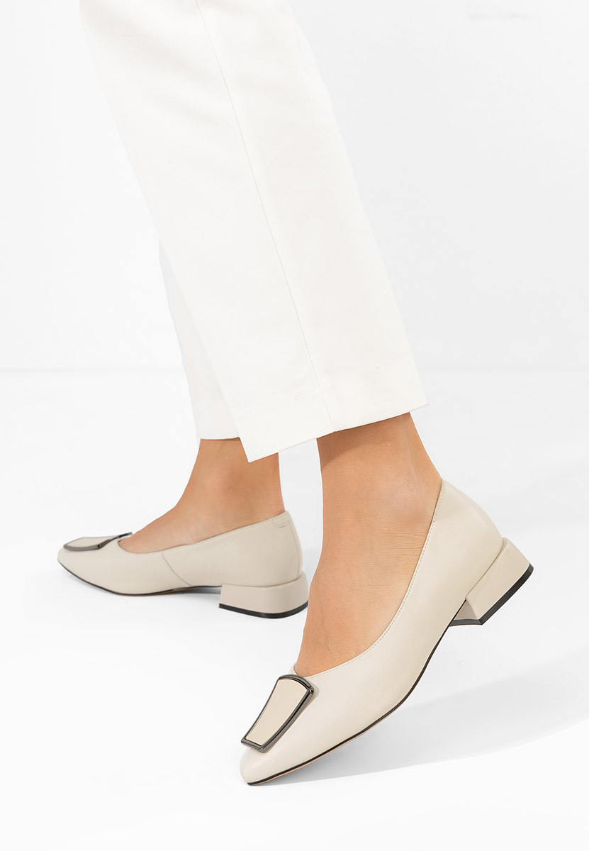 Oбувки на нисък ток Darila бежов