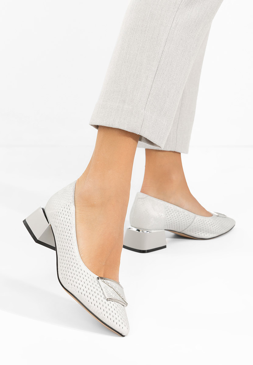 Oбувки с дебел ток Jennie бели