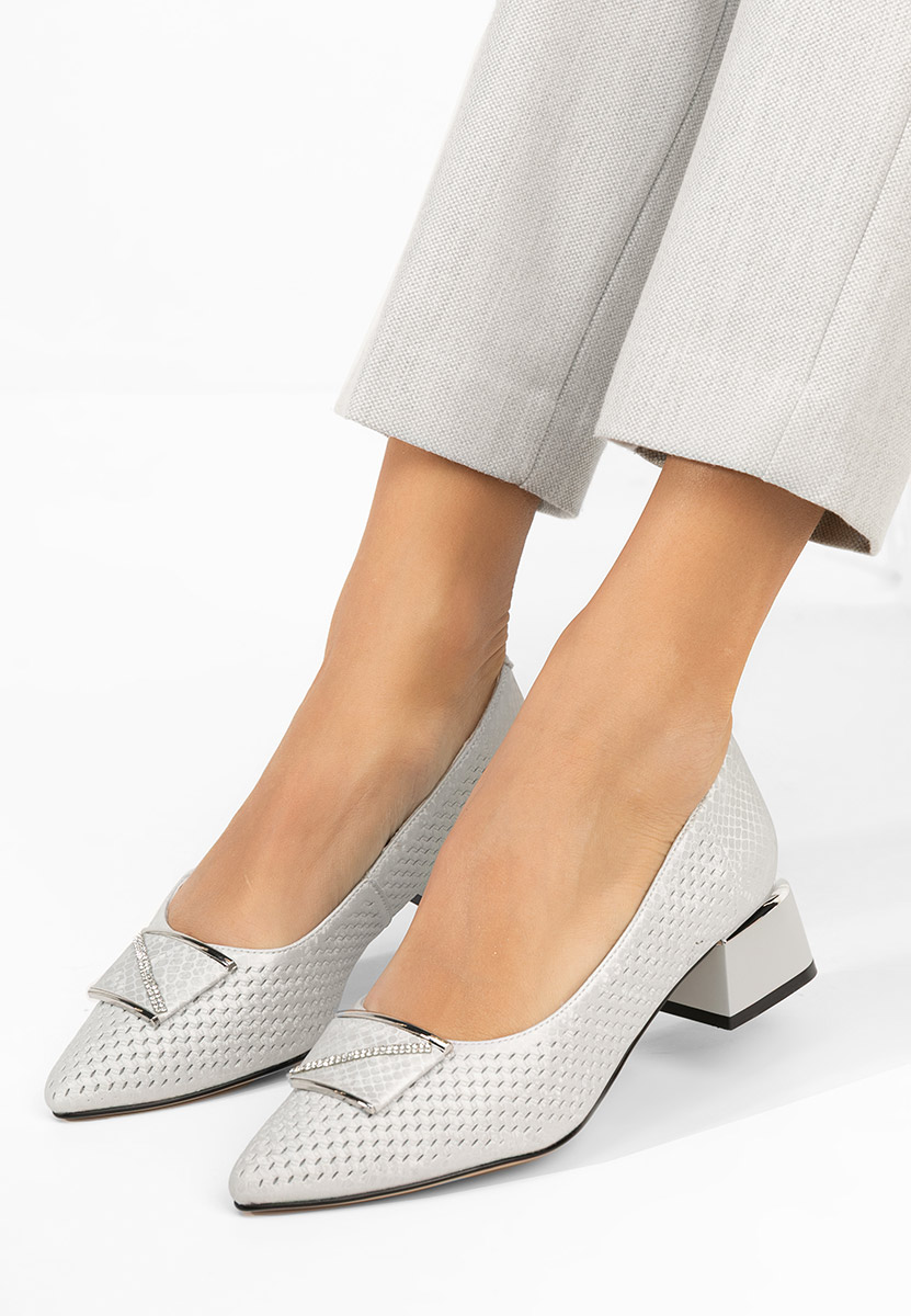 Oбувки с дебел ток Jennie бели