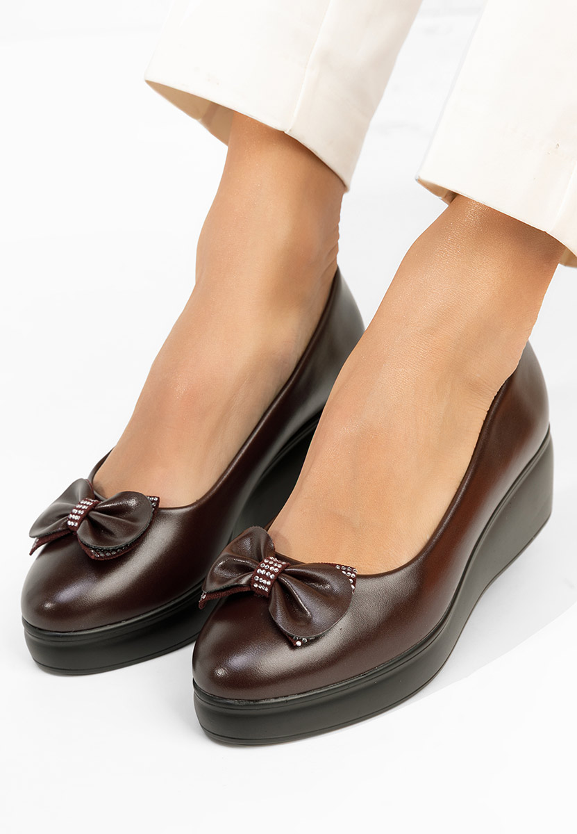 Обувки на платформа Liliane Винено червено